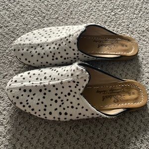 Sabah Women's White with Black Dots Baba Mules | 7
